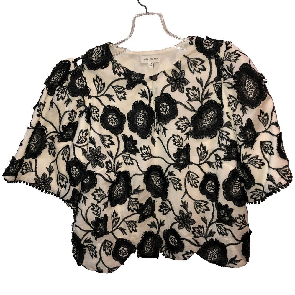 Adelyn Rae Darby Size Small 3D Embroidered Lace Crotchet Scalloped Hem Top Black